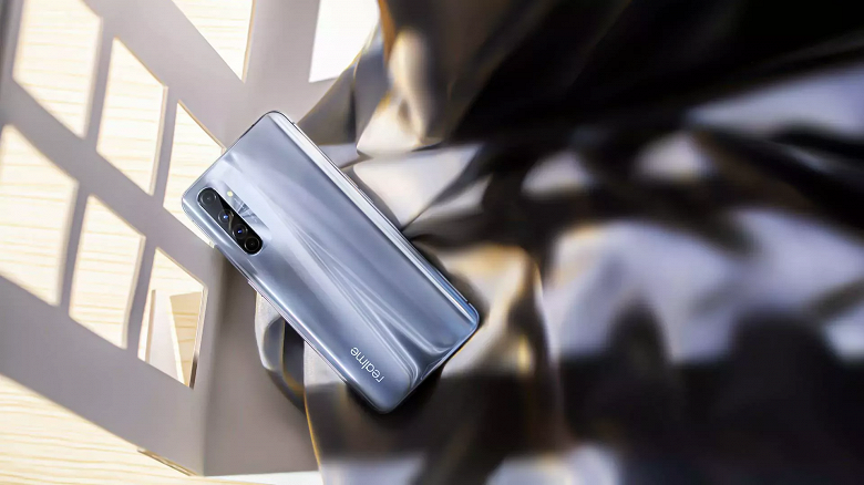 Представлен смартфон Realme X50 Pro Player Edition