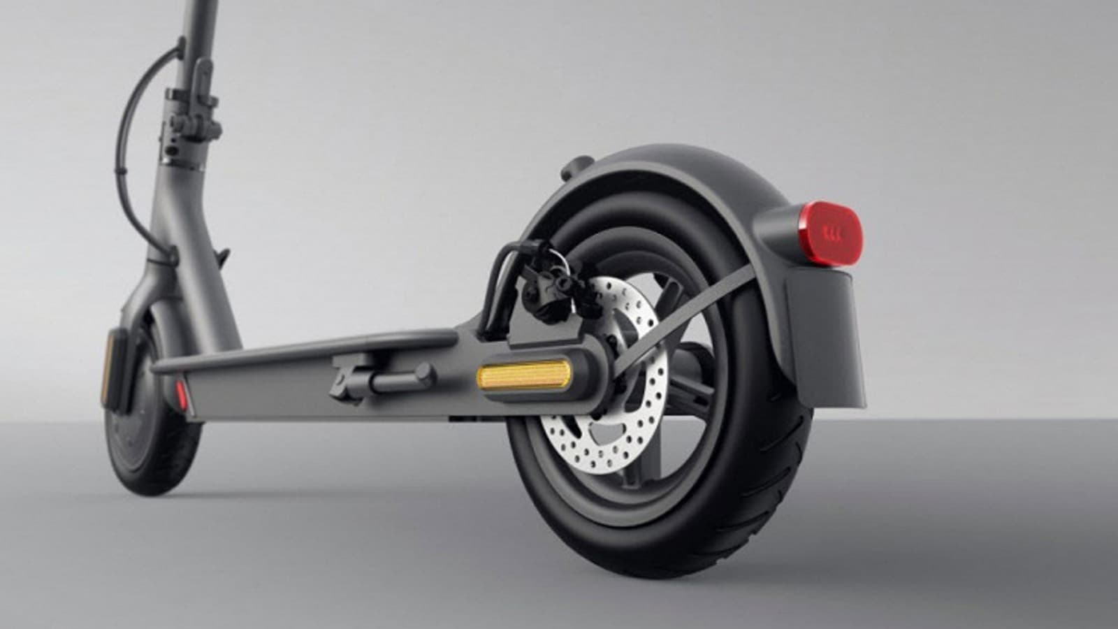 Электросамокаты Xiaomi Mi Scooter 1S и Mi Scooter Pro 2 выходят в Европе по цене 499 и 599 евро соответственно