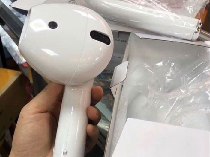 Поддельные Apple AirPods оказались самым настоящим феном