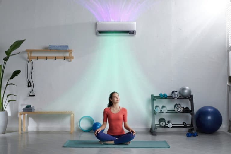 Samsung выпустила в России инновационный кондиционер Wind-Free без сквозняков Samsung выпустила в России инновационный кондиционер Wind-Free без сквозняков