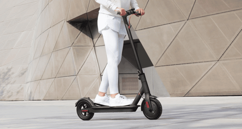 Ээлектросамокат Xiaomi Mi Electric Scooter 1S доступен за половину стоимости iPhone SE у себя на родине Ээлектросамокат Xiaomi Mi Electric Scooter 1S доступен за половину стоимости iPhone SE у себя на родине
