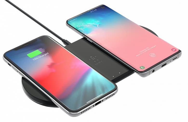 Устройство для одновременной зарядки iPhone, AirPods и Apple Watch и умная колонка с беспроводной зарядкой Belkin поступили в продажу