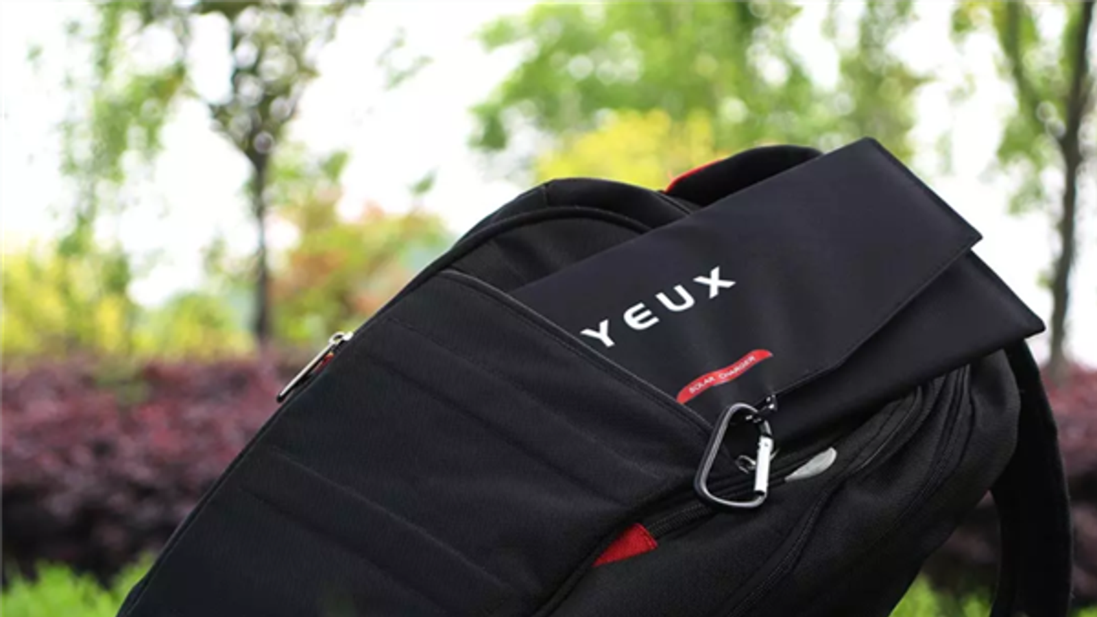 На Xiaomi Youpin появилась настоящая мечта туриста. Доступный портативный аккумулятор YEUX с солнечными батареями