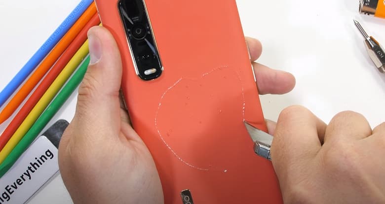 «Веганский» смартфон Oppo Find X2 Pro лучше не царапать. Пластиковое покрытие этого не переживёт «Веганский» смартфон Oppo Find X2 Pro лучше не царапать. Пластиковое покрытие этого не переживёт