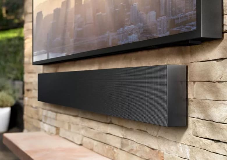 Samsung представила The Terrace – водозащищенный 55-дюймовый телевизор за $3455 для дачи