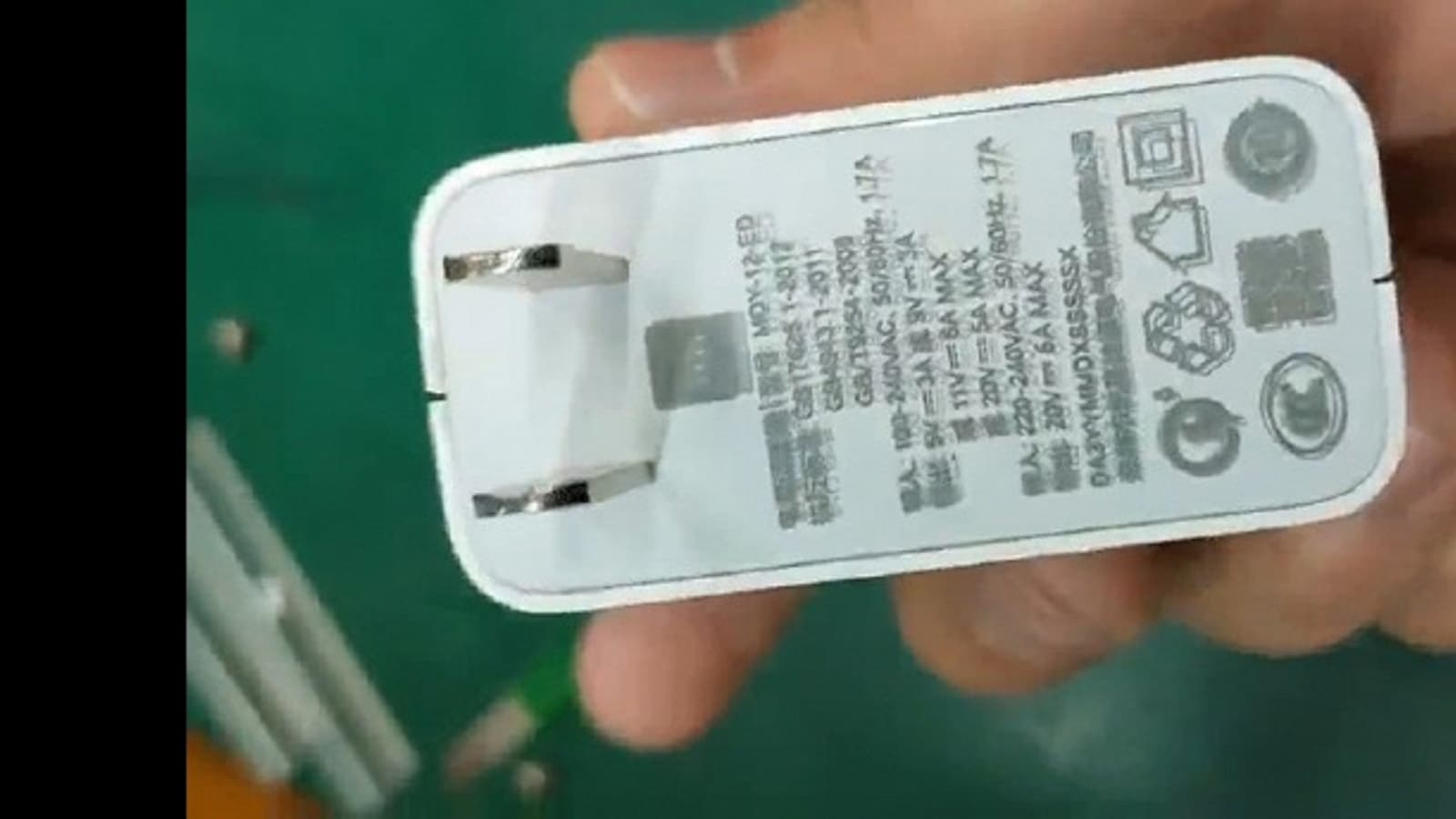 100-ваттная зарядка для смартфонов Xiaomi. В Сети засветилось подобное устройство, но не факт, что оно настоящее