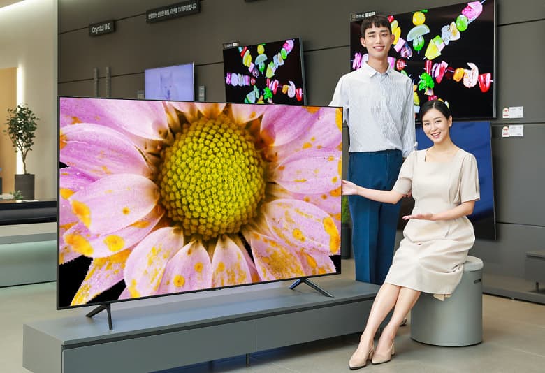 Samsung представила новые QLED-телевизоры по цене от 824 до 4570 долларов Samsung представила новые QLED-телевизоры по цене от 824 до 4570 долларов