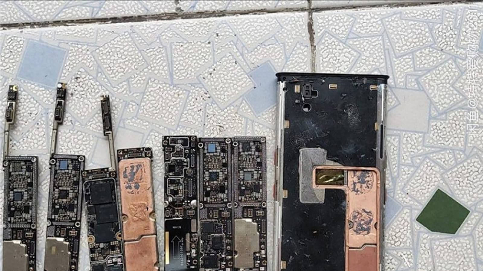 Уникальный смартфон Xiaomi Mi Mix Alpha с опоясывающим экраном уже разобрали по запчастям