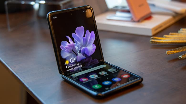 Первое испытание обновленного Samsung Galaxy Z Flip 5G со Snapdragon 865 Первое испытание обновленного Samsung Galaxy Z Flip 5G со Snapdragon 865
