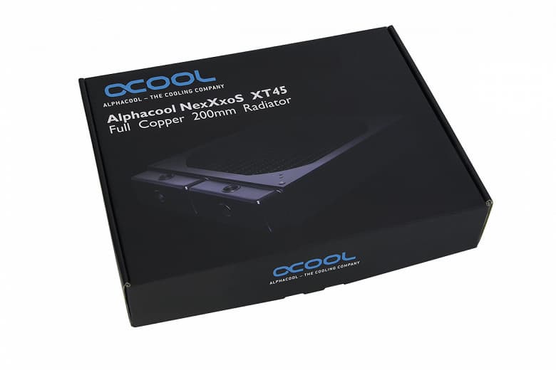 На радиатор Alphacool NexXxoS ST30 Full Copper 560mm V.2 можно поставить восемь 140-миллиметровых вентиляторов