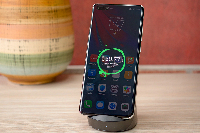 Реальный тест самой быстрой беспроводной зарядки Huawei и сравнение с проводной зарядкой той же мощности