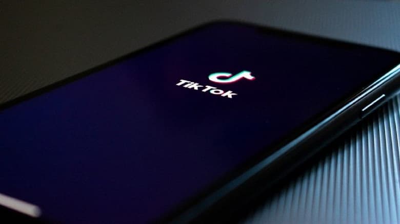 В США могут запретить самое популярное приложение в мире. Для TikTok наступает чёрная полоса В США могут запретить самое популярное приложение в мире. Для TikTok наступает чёрная полоса