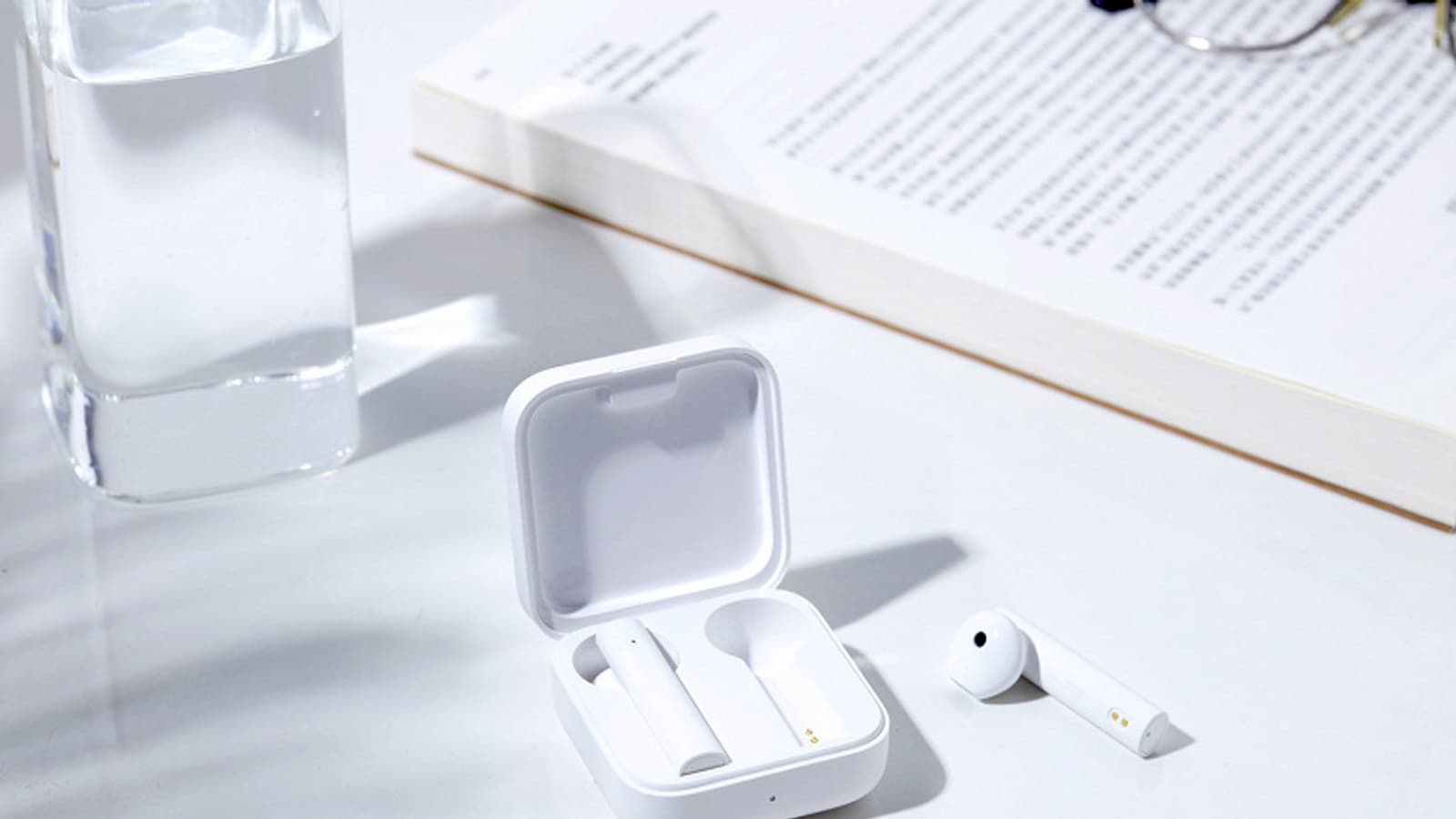 Xiaomi представила недорогие полностью беспроводные наушники в Европе
