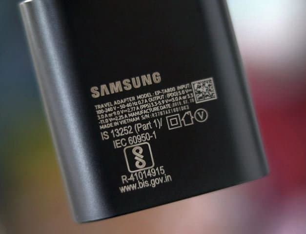 Плохой пример заразителен. Samsung может перестать комплектовать смартфоны зарядками вслед за Apple