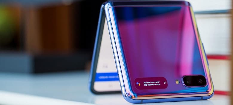 Такого со своим Samsung Galaxy Z Flip вы точно делать не станете. Оказывается, этот смартфон прочнее, чем можно было бы подумать Такого со своим Samsung Galaxy Z Flip вы точно делать не станете. Оказывается, этот смартфон прочнее, чем можно было бы подумать