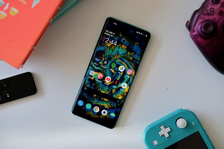 Уже через месяц-два OnePlus 8 Pro перестанет быть лучшим флагманом компании. К выходу готовятся обновлённые модели Уже через месяц-два OnePlus 8 Pro перестанет быть лучшим флагманом компании. К выходу готовятся обновлённые модели