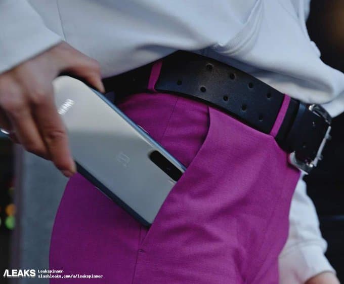 Так на самом деле выглядит грядущий бюджетник OnePlus. Фотографии появились на сайте Amazon