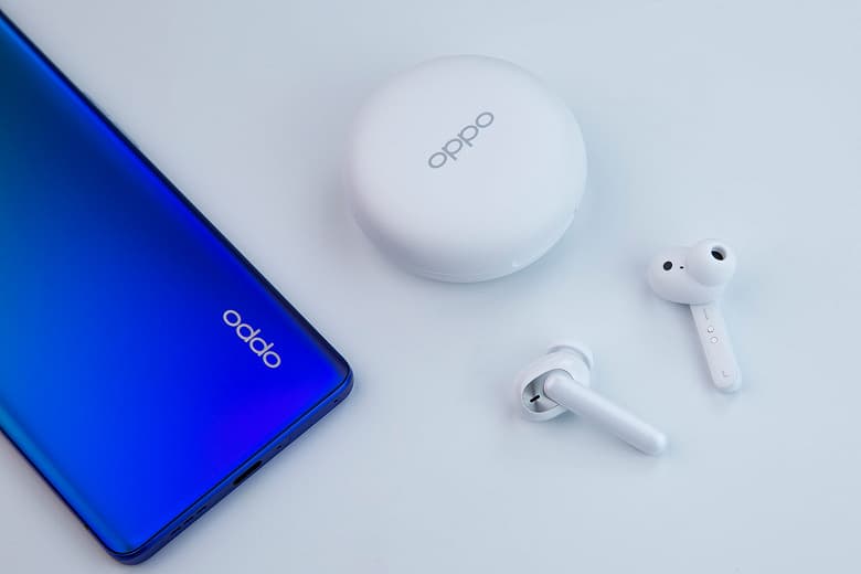 Названа цена и дата начала продаж наушников Oppo Enco W31 в России