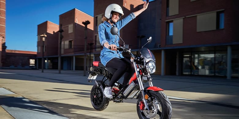 Электромопед в ретро-стиле от компании со 100-летней историей. Garelli Ciclone E4 может разгоняться до 70 км/ч Электромопед в ретро-стиле от компании со 100-летней историей. Garelli Ciclone E4 может разгоняться до 70 км/ч