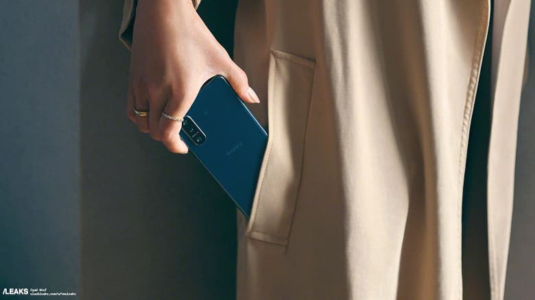 Компактный Sony Xperia 5 II впервые показали вживую