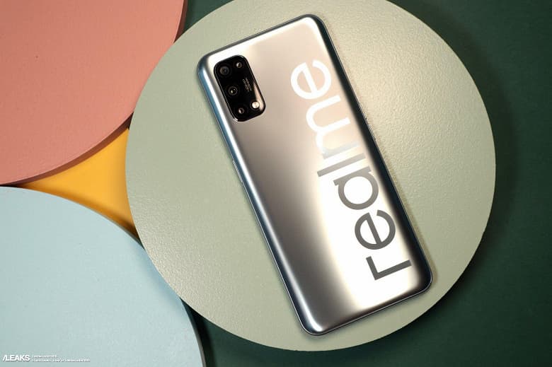 Долгоиграющая новинка Realme  на первых живых фото