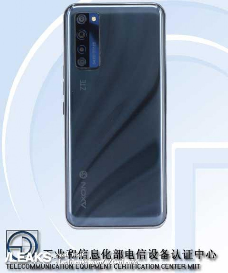 Живые фото и характеристики первого в мире смартфона с подэкранной камерой