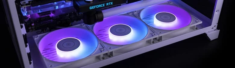Представлены вентиляторы белого цвета EK-Vardar EVO 120ER D-RGB