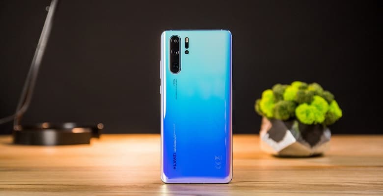 Стремительное падение Huawei. Годовые поставки смартфонов снизятся до уровня квартальных