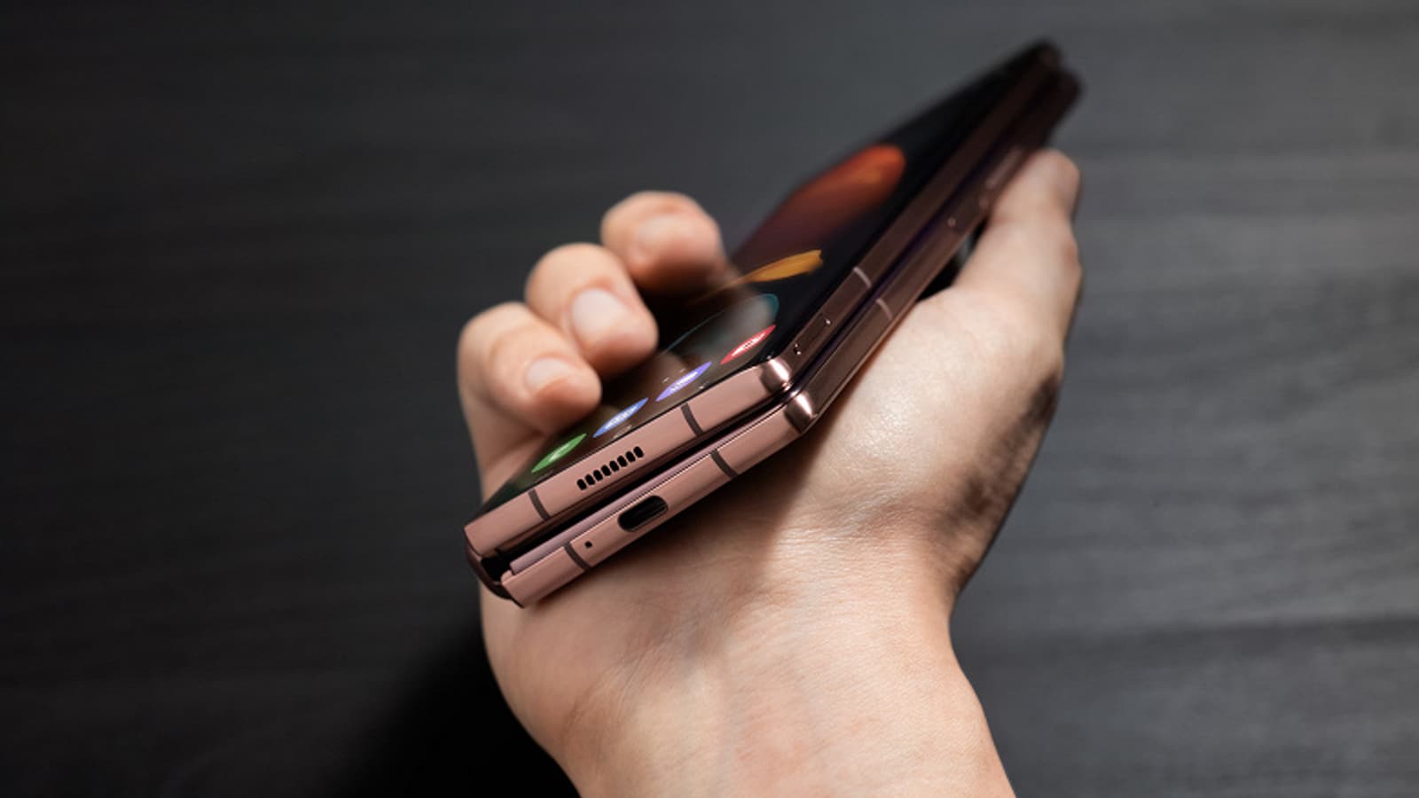 Почти идеальный гибкий смартфон Samsung. Представлен Galaxy Z Fold2