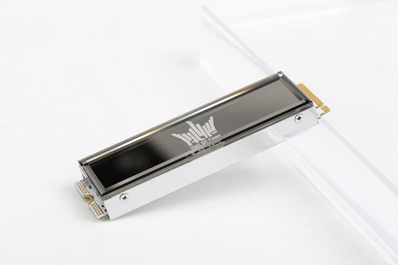Вероятно, это самый красивый SSD с PCIe 4.0. Представлен Galax HOF Extreme Вероятно, это самый красивый SSD с PCIe 4.0. Представлен Galax HOF Extreme