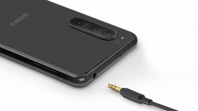 Представлен компактный камерофон Sony Xperia 5 II с IP68 и экраном 120 Гц 