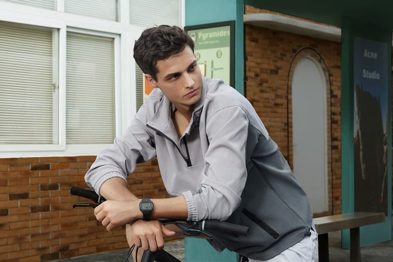 Производитель Xiaomi Mi Band привёз в Россию ретро-часы Amazfit