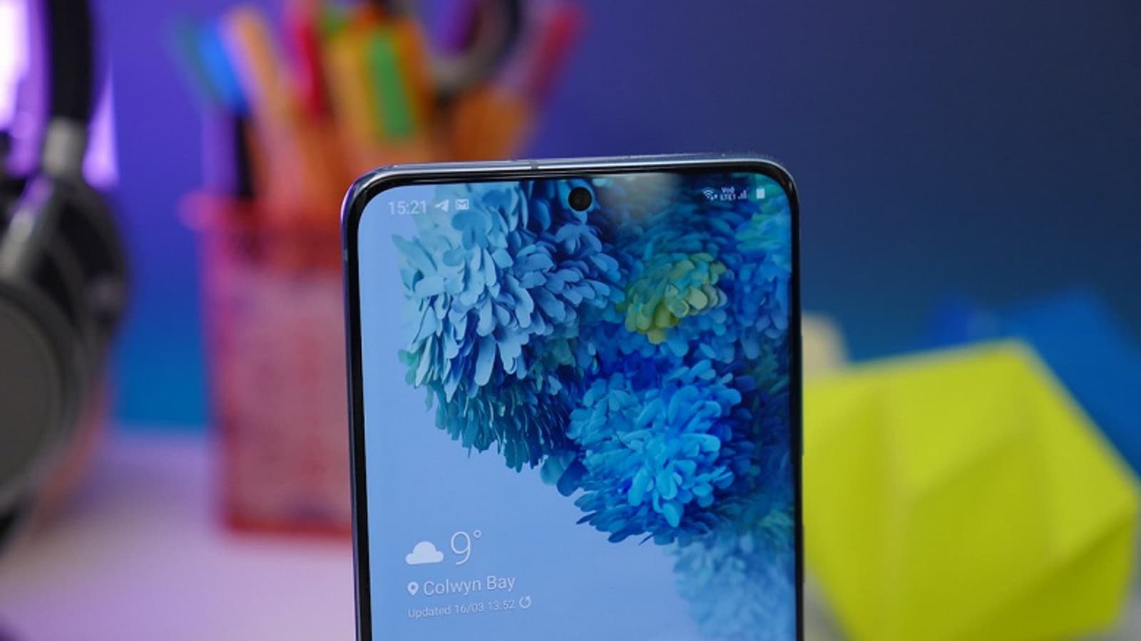 Samsung отказалась от подэкранной камеры в Galaxy S21