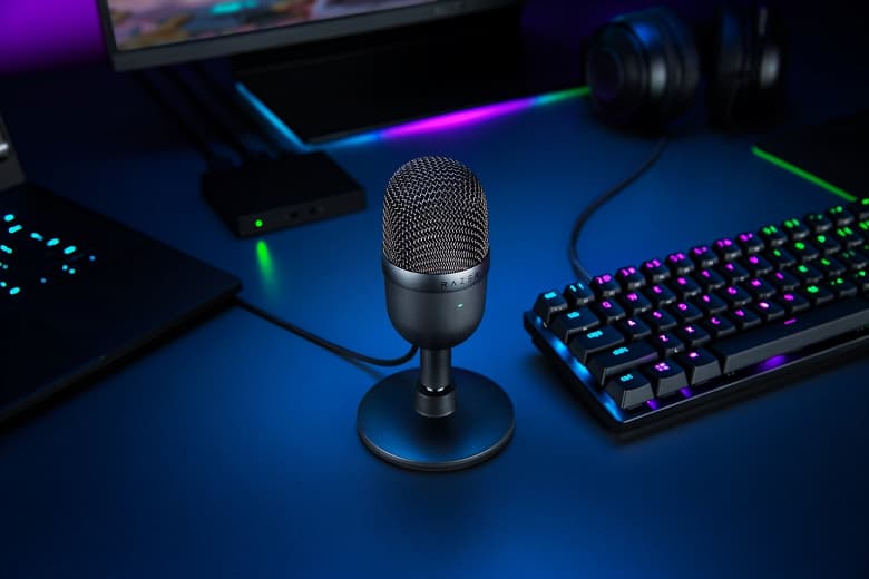 Настольный микрофон Razer Seiren Mini подключается по USB