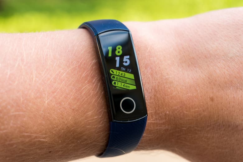 Honor Band 6 — первый браслет с безрамочным экраном Honor Band 6 — первый браслет с безрамочным экраном