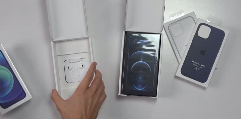 Вот как выглядит уникальный французский комплект iPhone 12