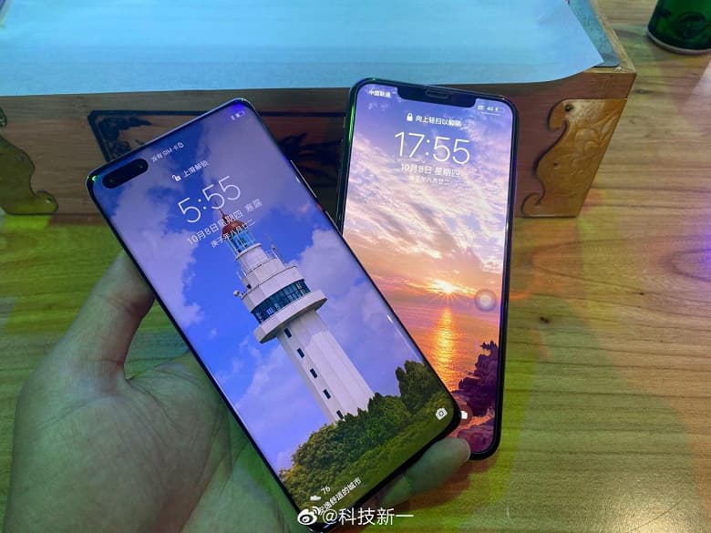 Включённые iPhone 12 и Huawei Mate 40 Pro на одной фотографии Включённые iPhone 12 и Huawei Mate 40 Pro на одной фотографии