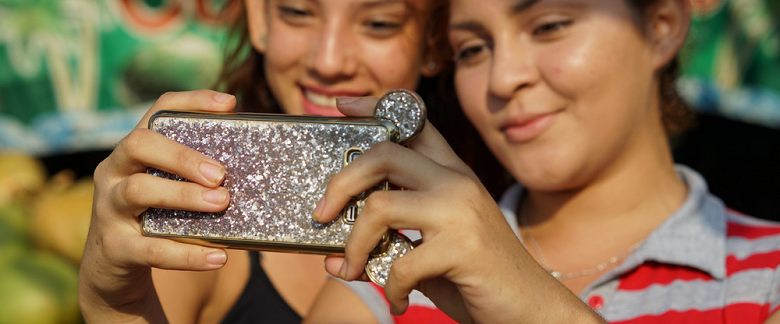 Не удивляйтесь уродливым селфи с новых смартфонов Google. Компания начала отключать функцию ретуши