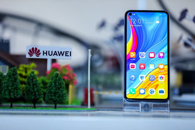 Huawei обсуждает продажу премиальных брендов смартфонов Huawei P и Mate