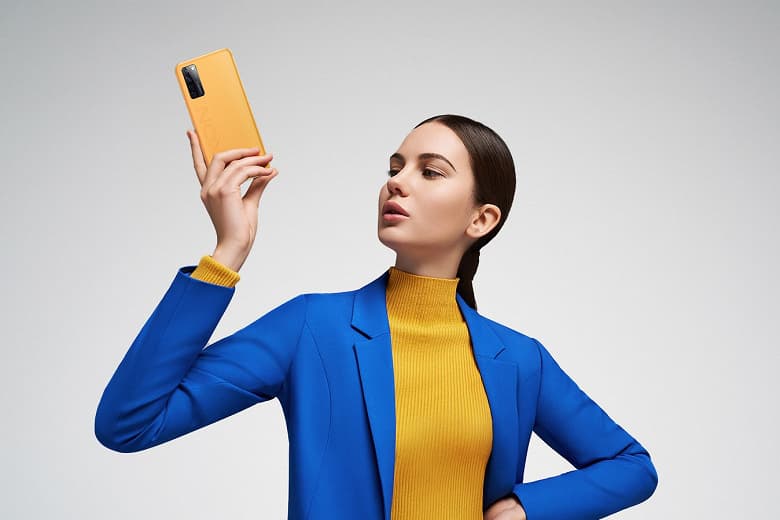 Первый в мире смартфон со скрытой камерой в открытой продаже. Раньше ZTE Axon 20 5G предлагался только по приглашениям