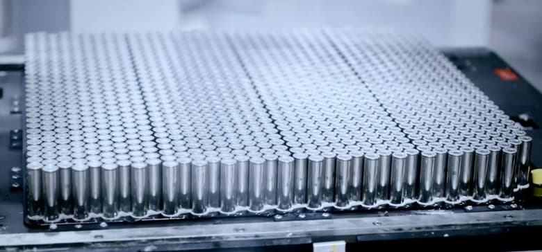 Tesla и Panasonic заключили новую сделку по аккумуляторам