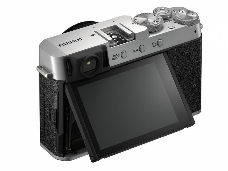 Производитель называет беззеркальную камеру Fujifilm X-E4 самой компактной в серии Х