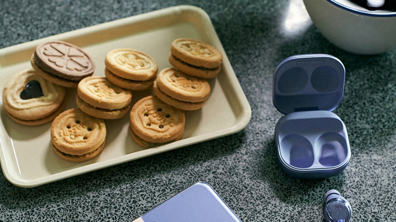 Представлены флагманские наушники Samsung Galaxy Buds Pro