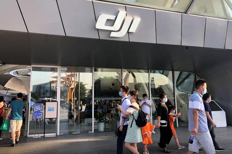 DJI создает команду для разработки технологий самоуправляемого движения