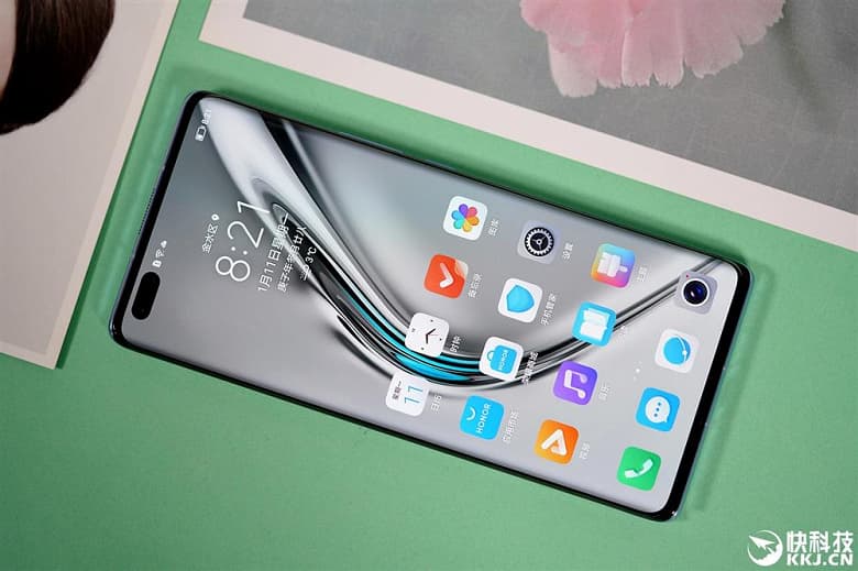 Как Honor справилась без Huawei: флагманский смартфон Honor V40 на красивых живых снимках