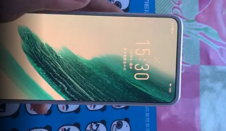 Meizu 18 с подэкранной камерой заткнул за пояс Xiaomi Mi 11 и Samsung Galaxy S21 Ultra