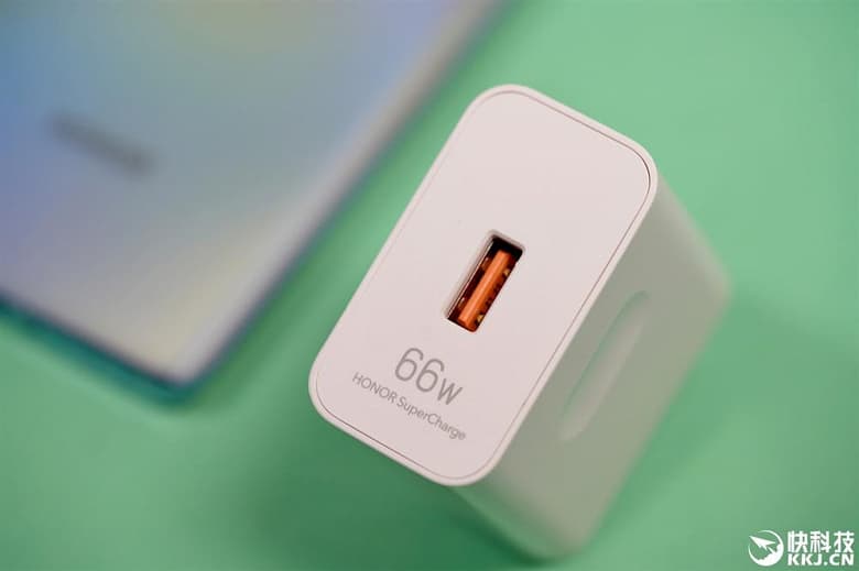 Как Honor справилась без Huawei: флагманский смартфон Honor V40 на красивых живых снимках