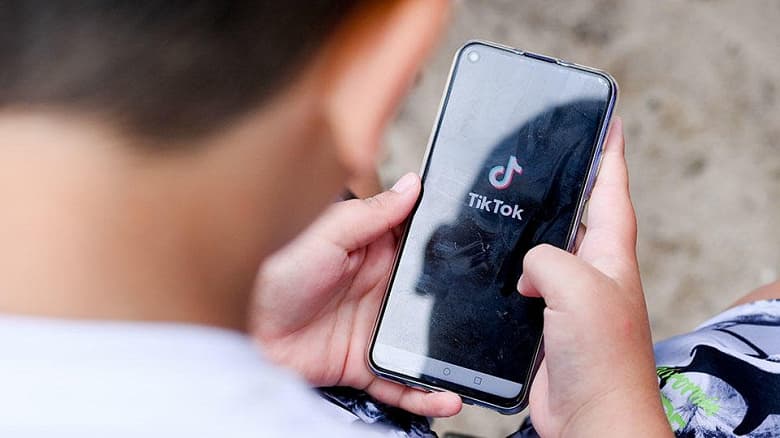 Роскомнадзор вызвал представителей Tik-Tok, Facebook, Telegram и ВКонтакте