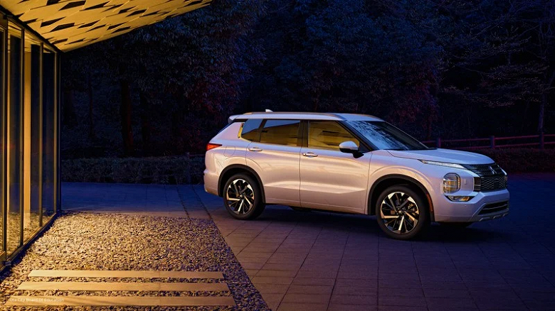 Mitsubishi переходит на беспроводной CarPlay