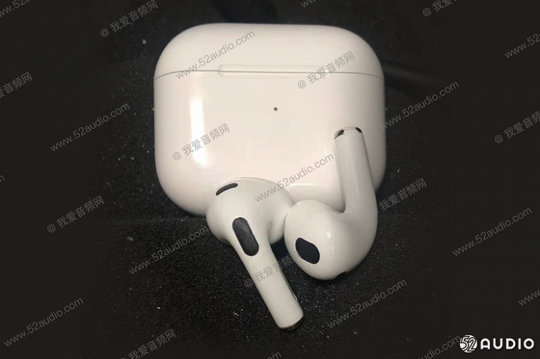 Это новые Apple AirPods? Наушники якобы могут стать полувкладышами